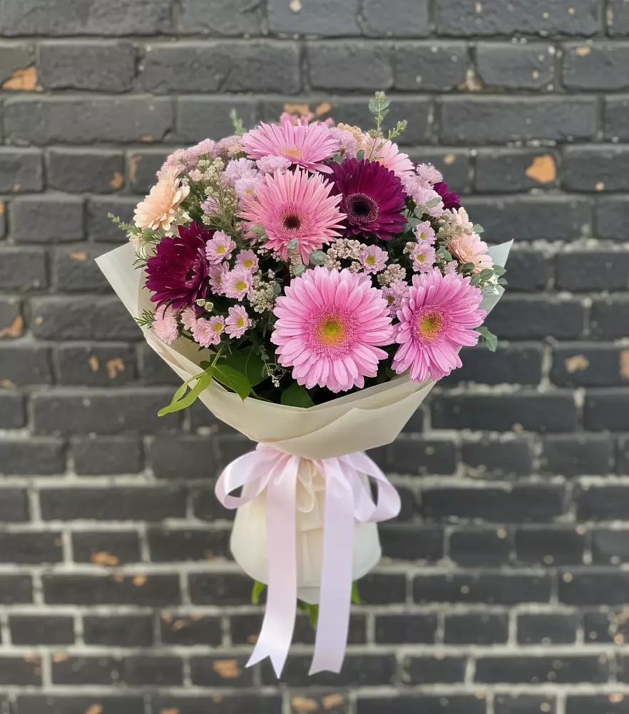 Букет цветов из: Герберы и Хризантемы в Зеленый Городок
