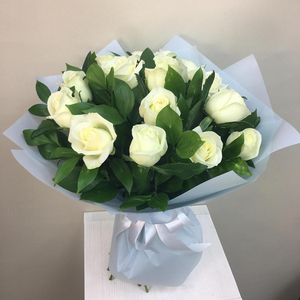 Букет 15 Белых роз Проуд в Зеленый Городок