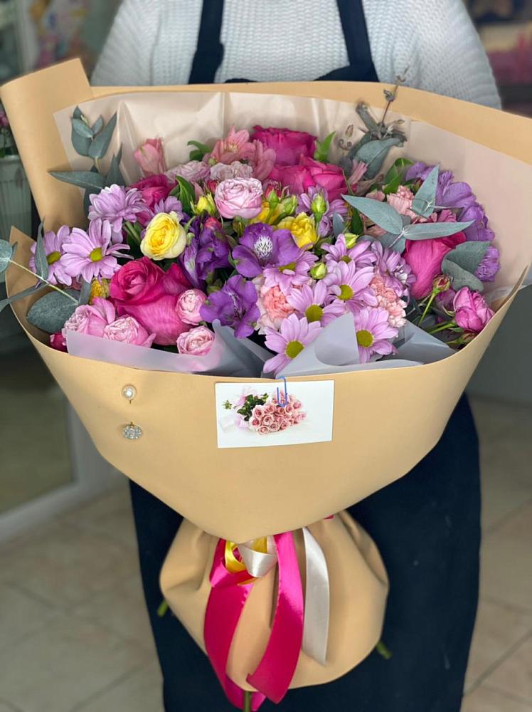 Букет цветов из: Хризантемы, Гвоздики и Альстромерии в Зеленый Городок