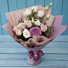 Букет цветов из:  Розы и Лизиантусы в Зеленый Городок