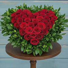 Цветочная композиция из Розы в виде сердца в Зеленый Городок