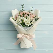 Букет цветов из:  Альстромерии в Зеленый Городок