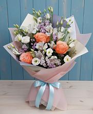 Букет цветов из:  Лизиантусы, Розы, Альстромерии и Гипсофила в Зеленый Городок