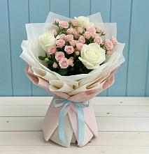 Букет цветов из:  Розы в Зеленый Городок