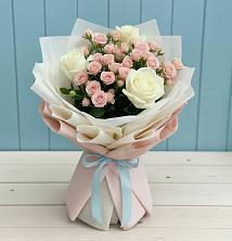 Букет цветов из:  Розы в Зеленый Городок