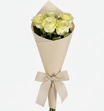 Букет цветов из:  Розы в Зеленый Городок
