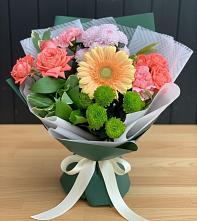 Букет цветов из:  Гвоздики, Розы, Герберы и Хризантемы в Зеленый Городок