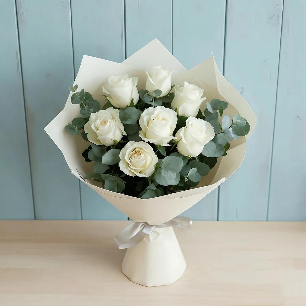 Букет Белые розы в Эвкалипте в Зеленый Городок