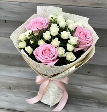 Букет цветов из:  Розы в Зеленый Городок