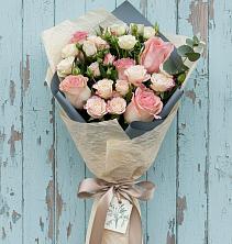 Букет цветов из:  Розы в Зеленый Городок