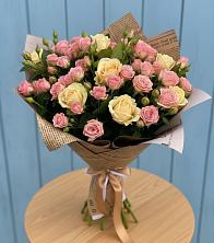 Букет цветов из:  Розы в Зеленый Городок