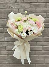 Букет цветов из:  Гвоздики, Розы, Лизиантусы и Хризантемы в Зеленый Городок