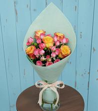 Букет цветов из:  Розы в Зеленый Городок