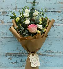 Букет цветов из:  Розы и Лизиантусы в Зеленый Городок