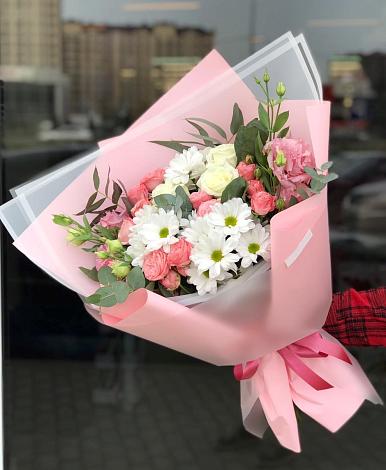 Букет цветов из: Розы, Лизиантусы и Хризантемы в Зеленый Городок
