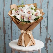 Букет цветов из:  Орхидеи и Розы в Зеленый Городок
