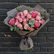 Букет цветов из:  Розы в Зеленый Городок