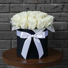 Цветочная композиция из Розы в шляпной коробке в Зеленый Городок